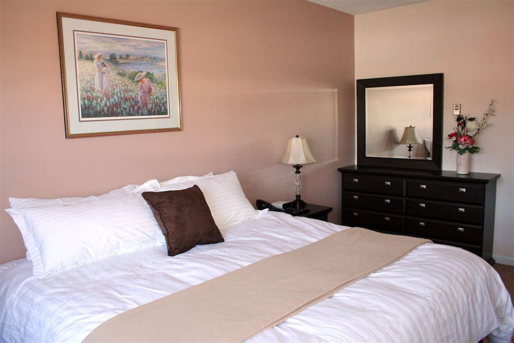 Edgewater Hotel Whitehorse Exterior foto